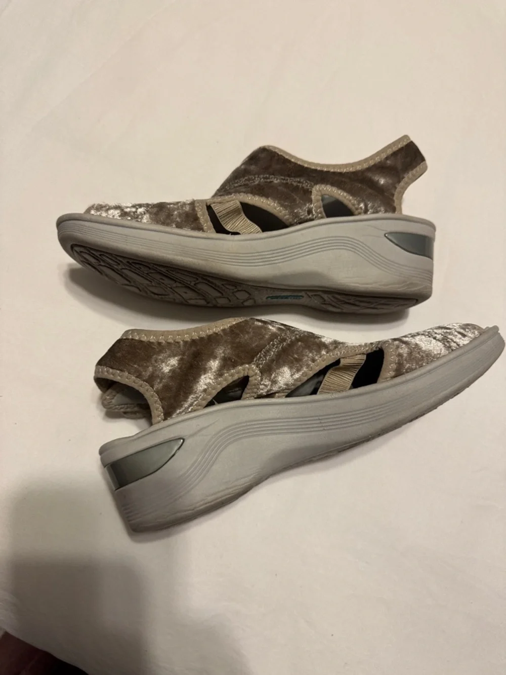 Bzees Velvet Brown Wedge Sandals - Picture 5 of 5